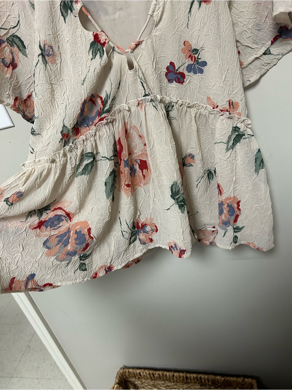 Lucky Brand Floral Peplum Blouse Small Cream Flutter Sleeve Lined Cottagecore - Picture 4 of 8